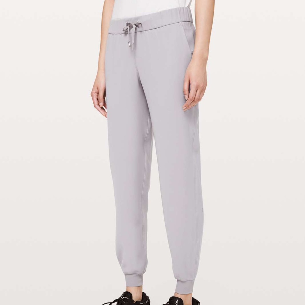 Lululemon On The Fly Woven Jogger size 6